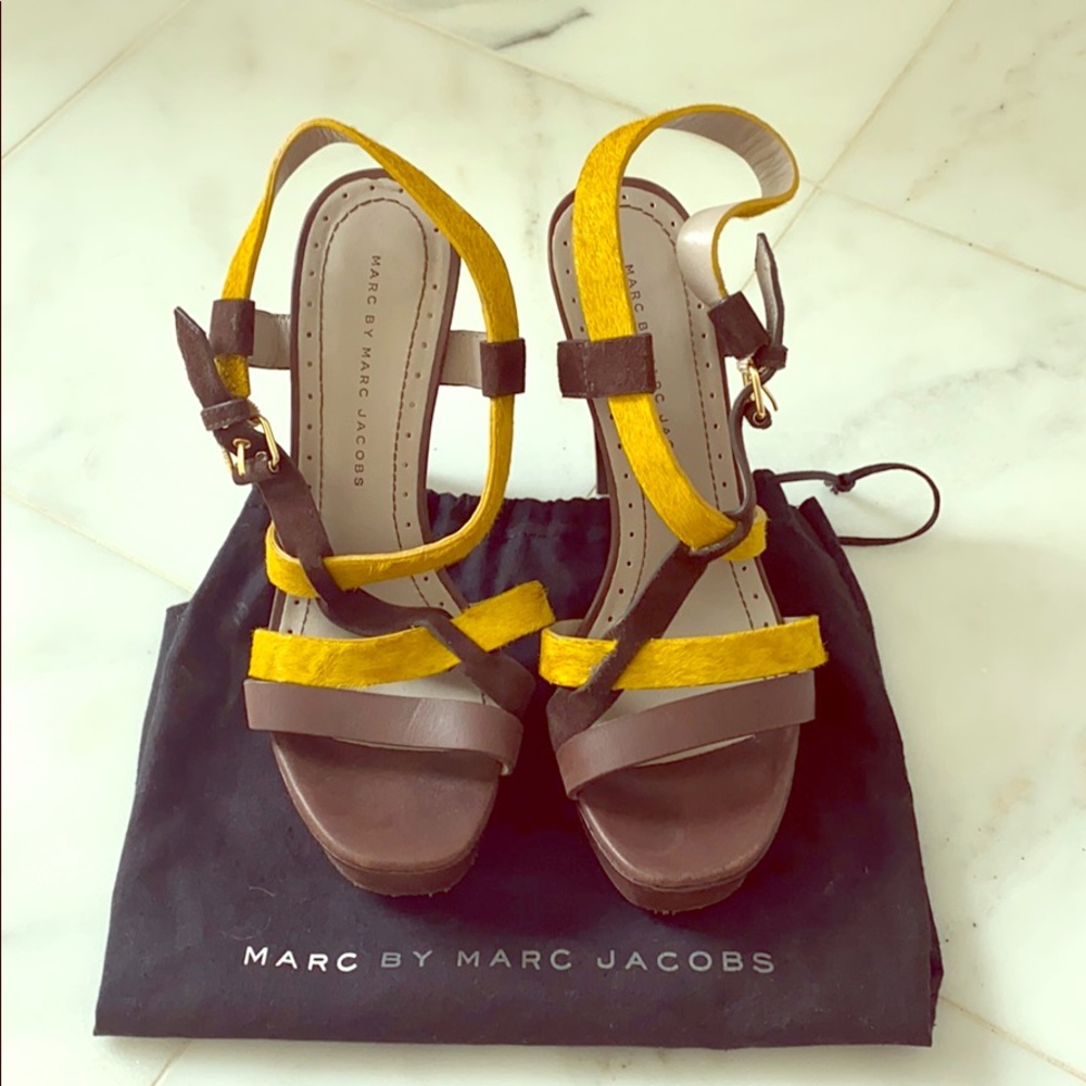 🎉HP🎉 Designer Pumps!
